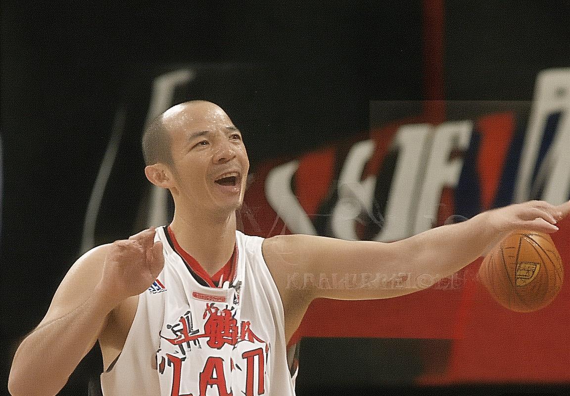 2007年NBA西决：湖人马刺巅峰对决回顾